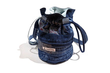 Cargar imagen en el visor de la galería, Bucket Bag - mezclilla