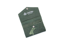 Cargar imagen en el visor de la galería, Carterita tipo sobre - saltamontes